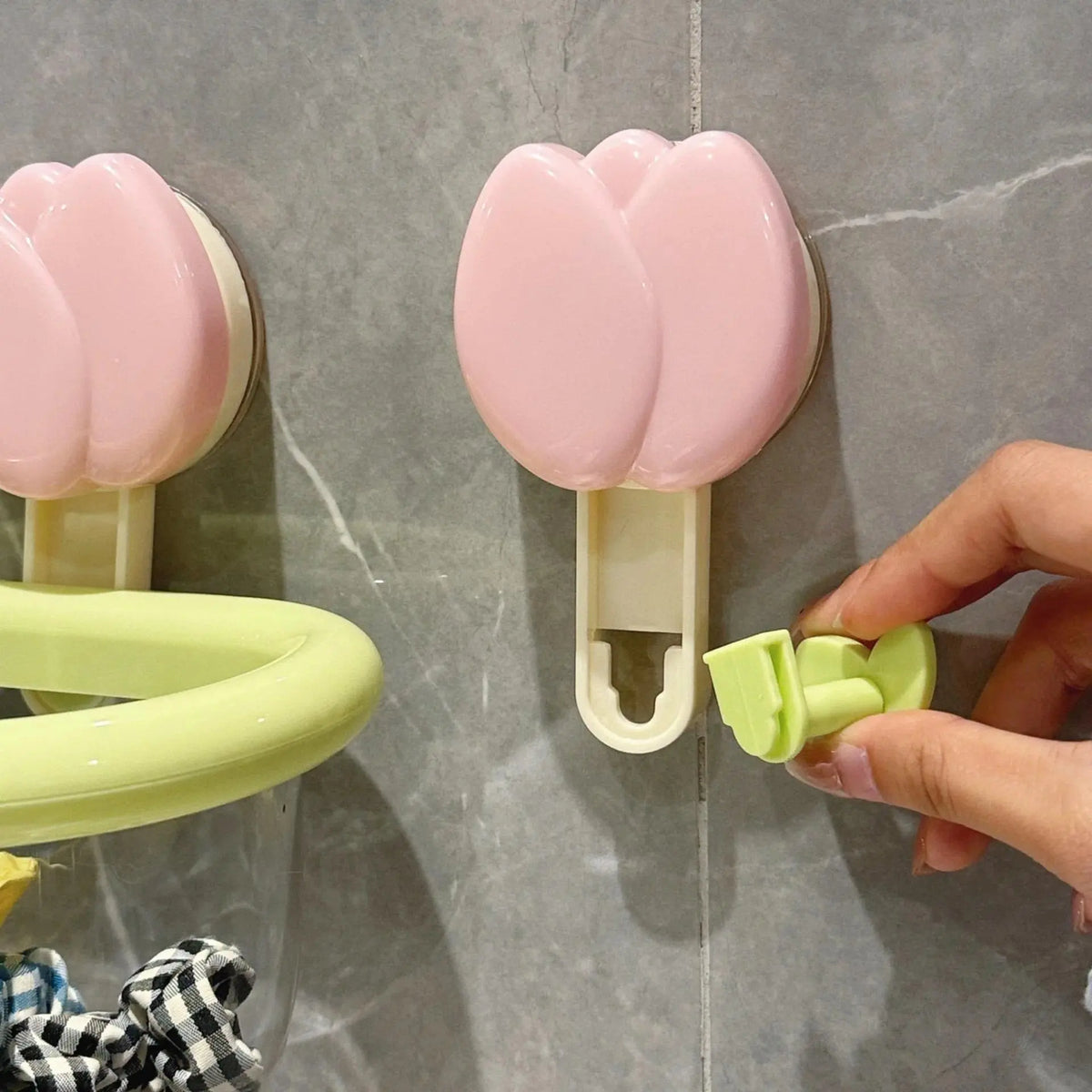 Tulip suction cup storage basket for household wall mounted bathroom toiletries storage basket